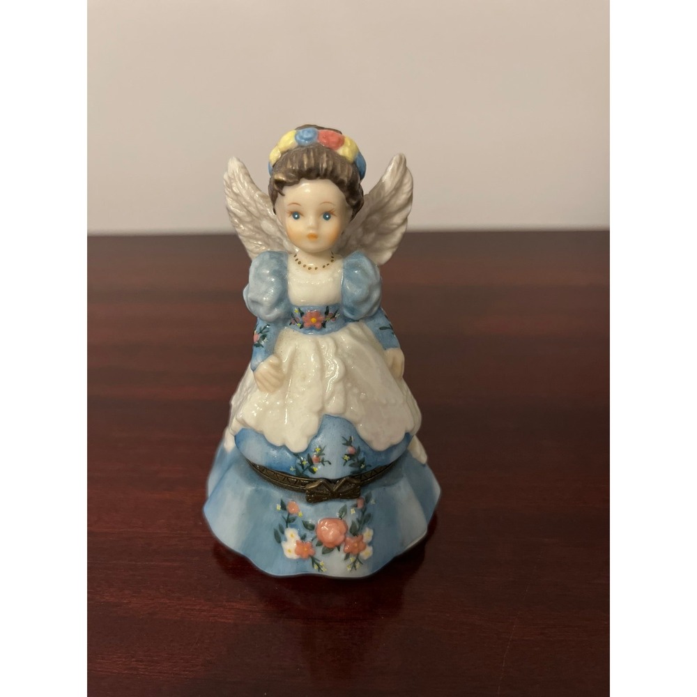 Vintage Madame Alexander Hinged trinket box